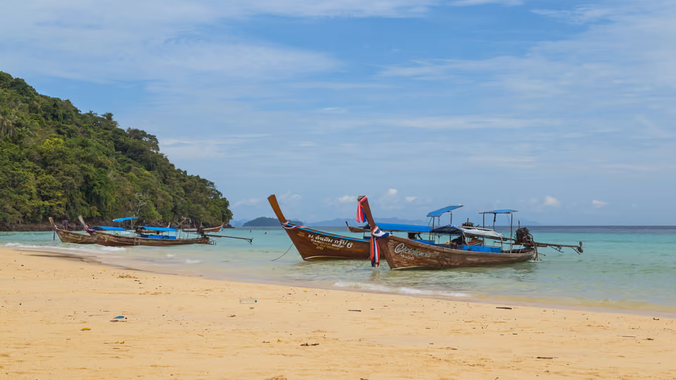 Loh Moo Dee Beach on Ko Phi Phi Don, photographed in 2016